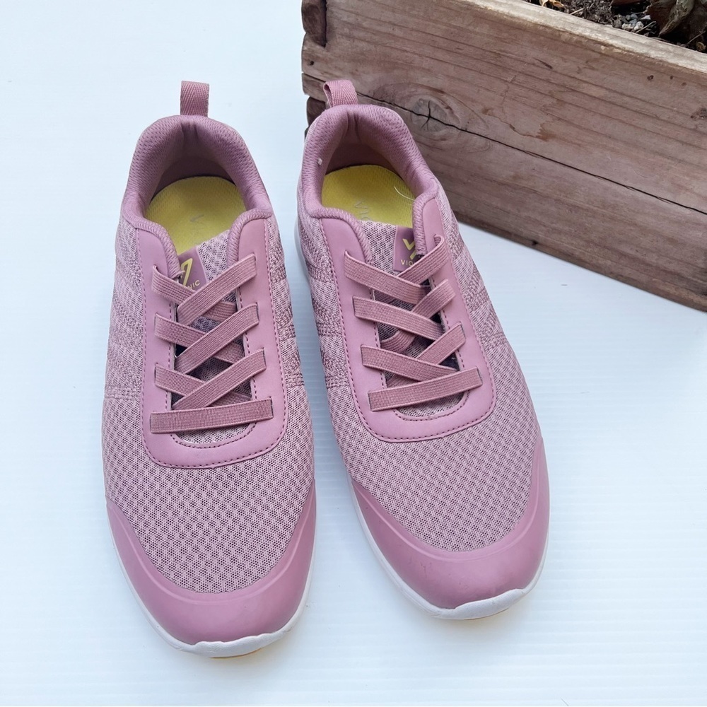 Vionic- Mesh Gored-Lace Blush Sneakers Size 11